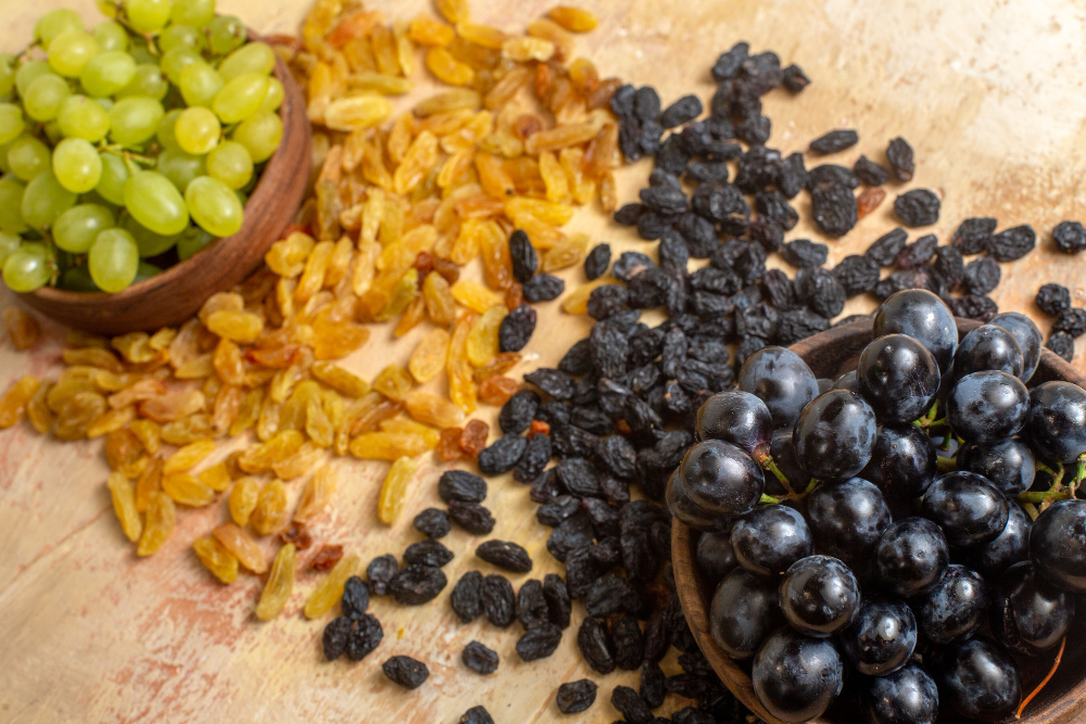 Grape variety effects on sultana raisin texture and sweetness