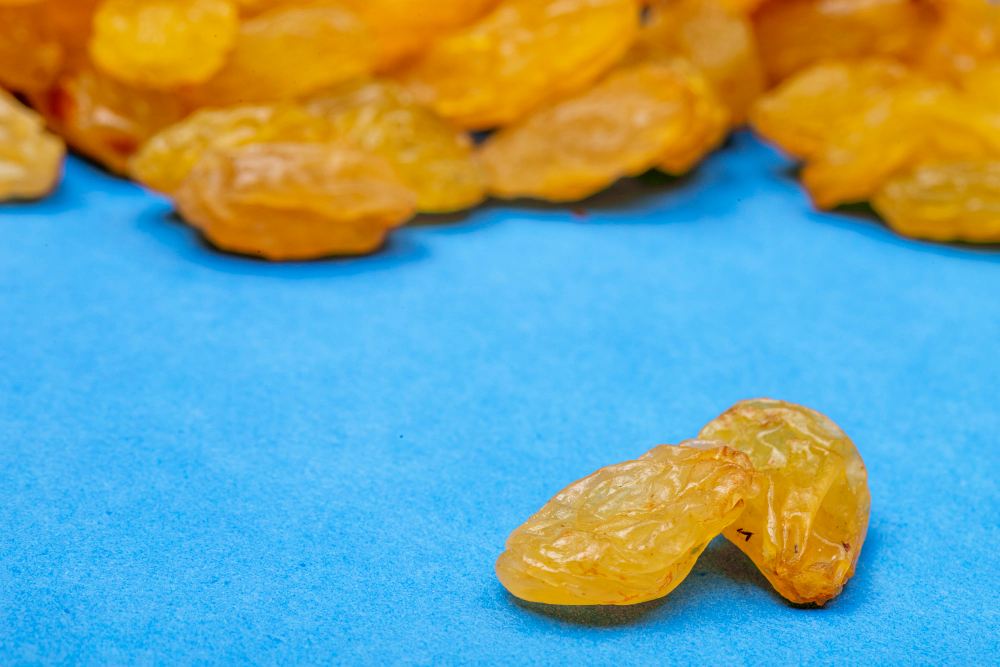 Water activity level in sour raisins